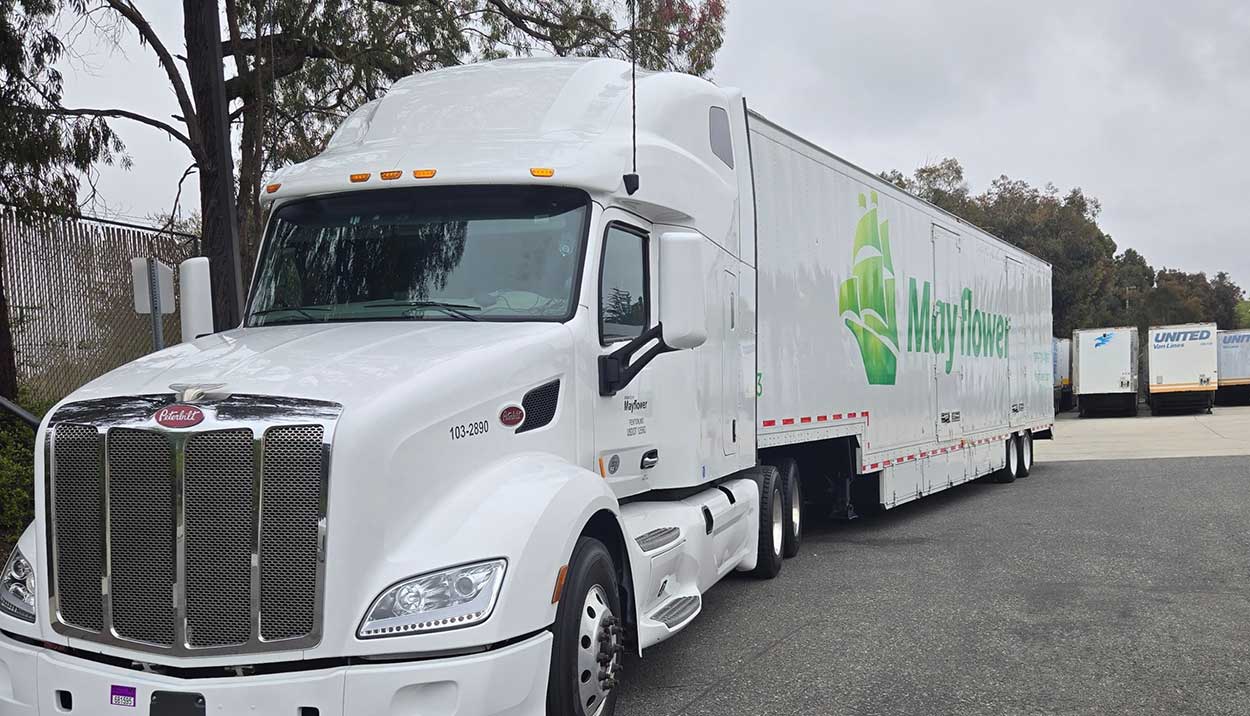 Chipman Relo Mayflower Truck